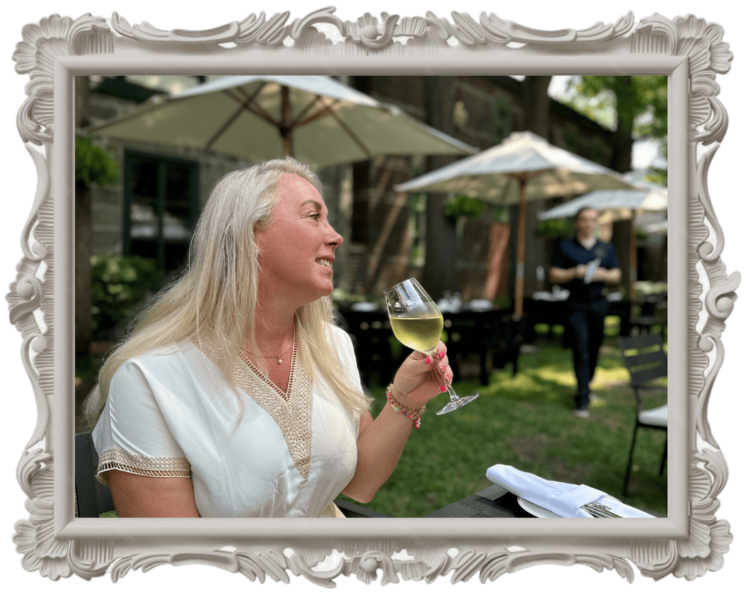 Profitez d'un verre sous les arbres