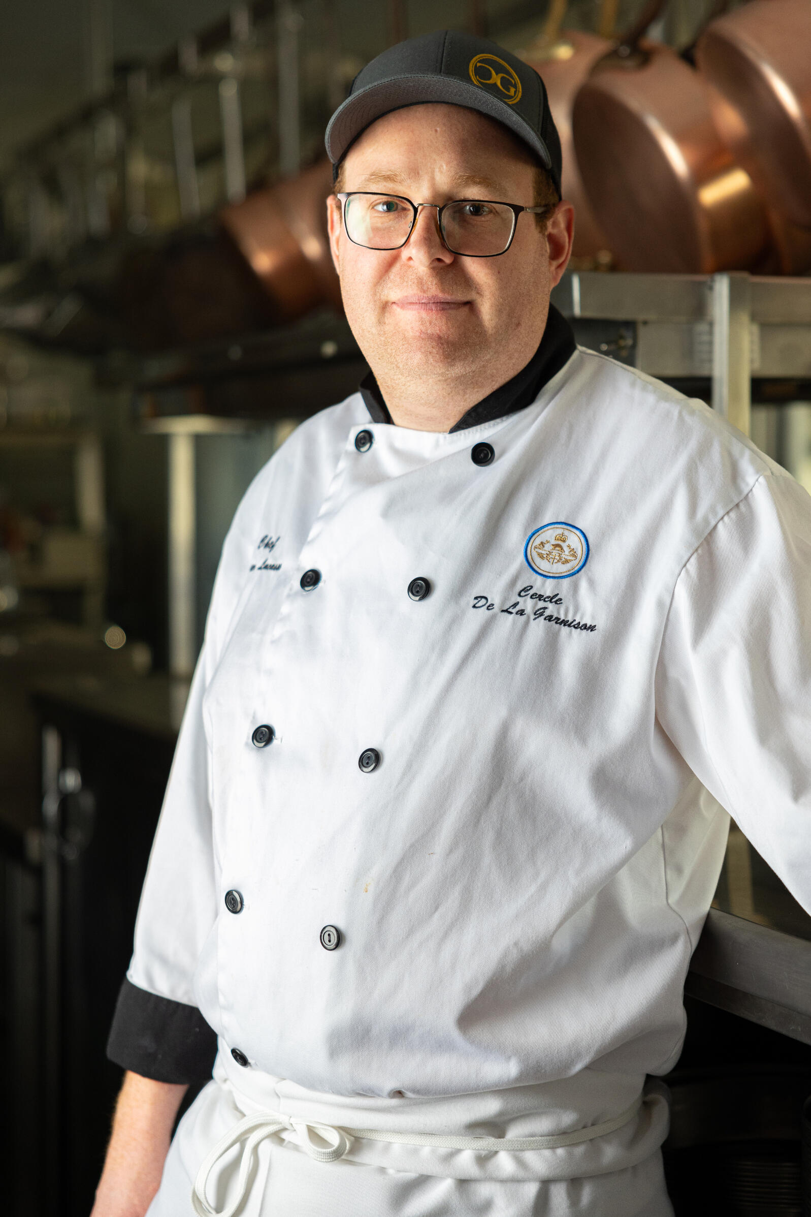 Un service d'excellence par notre chef Venez prendre l'apéro au club avec des amis